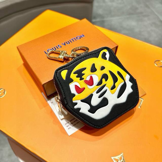 Original image and packaging. Louis Vuitton official website M81078 Tiger Coin