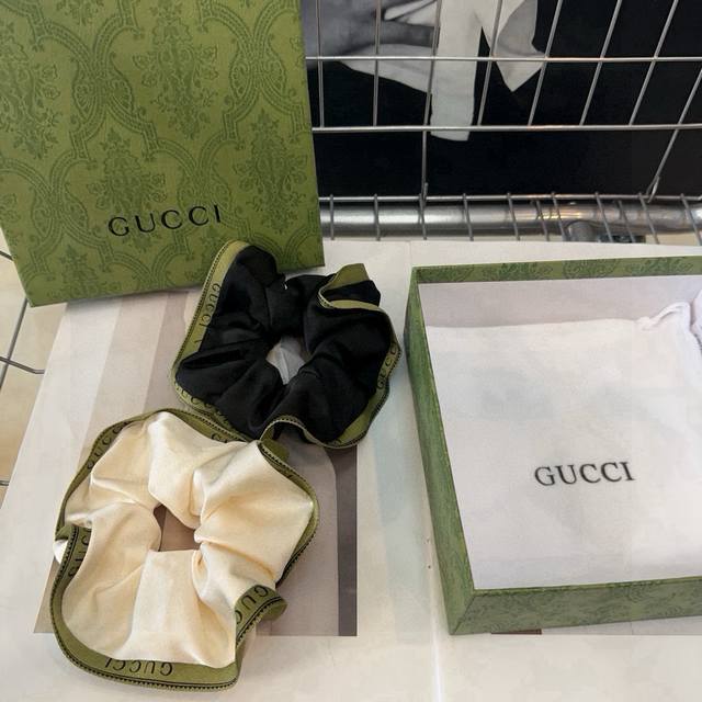 with packaging Gucci Gg letter hairband, fashionable and versatile, especially