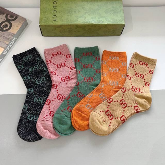 comes with a box of 5 pairs of Gucci classic new gold thread mid-calf socks, do