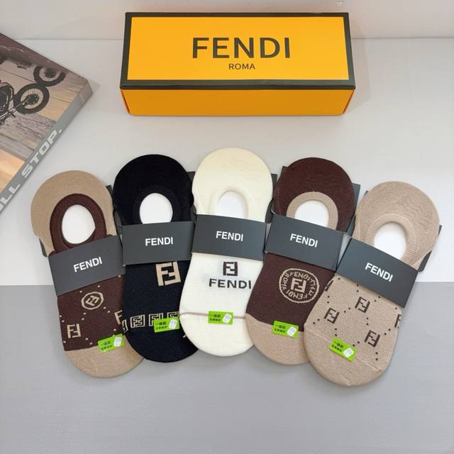 comes with packaging for 5 pairs of Fendi classic cotton boat socks, which are