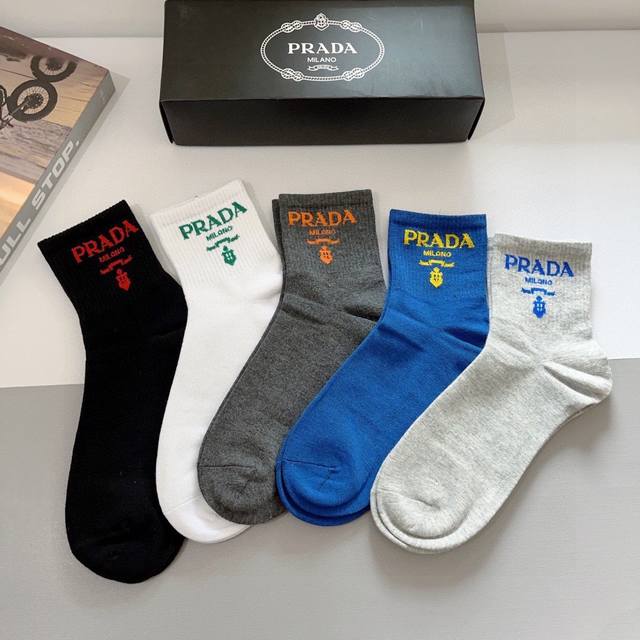 comes with packaging, 5 pairs per box Prada's new high-end pure cotton mid-calf