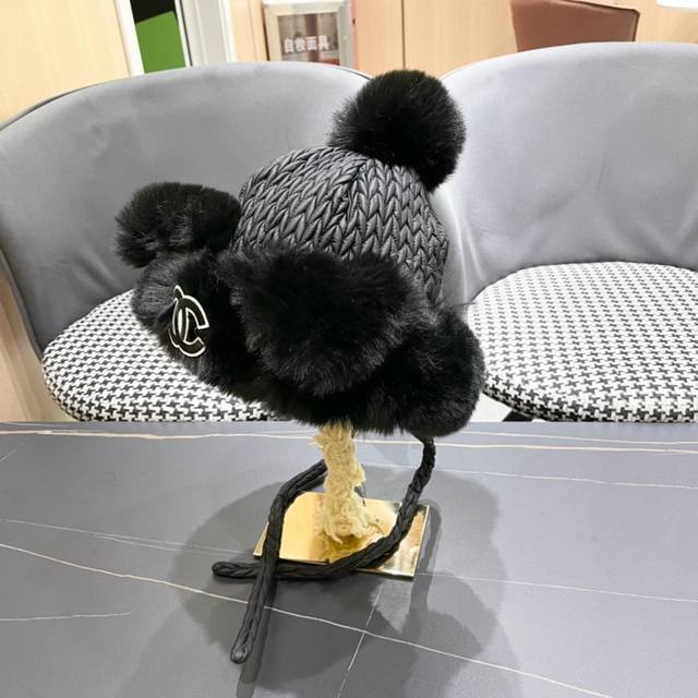 Chanel autumn and winter style full of skiing atmosphere, super Lei Feng hat is