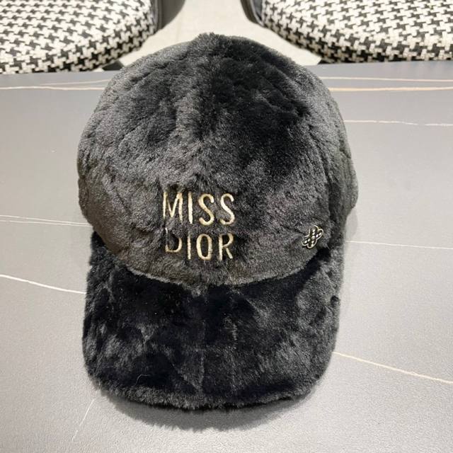 Dior Dior new original plush baseball cap, exquisite and pure style, very cool a