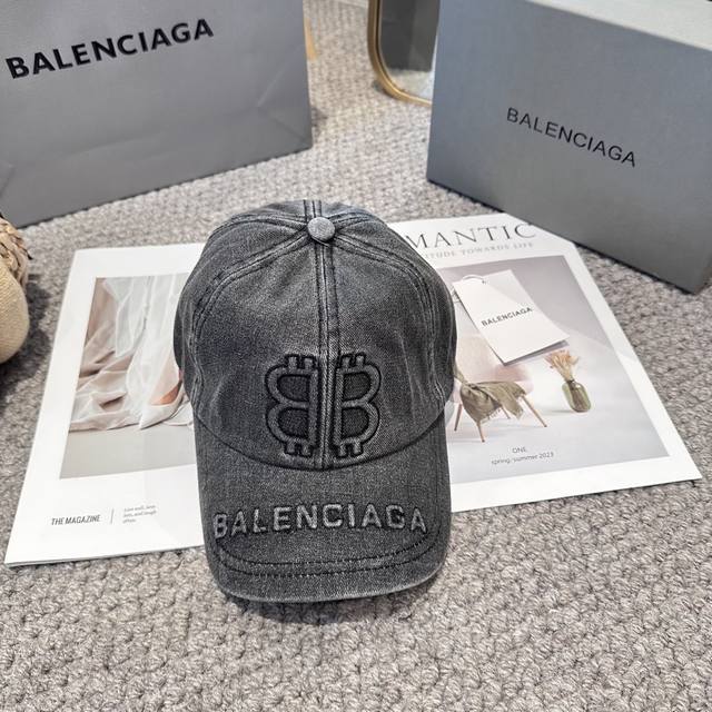 New Balenciaga baseball cap In stock, shipped instantly. Simple and stylish, su