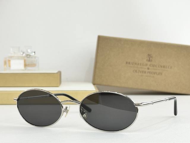 Brunello Cucinelli Model: Bc2006St Size: 51 ports 18-140