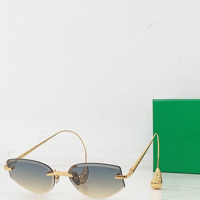 Bottega Venet*Model: Bv1698Lasize: 56 ports 17-145