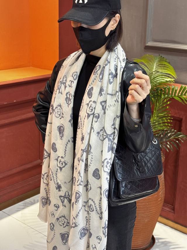 Chanel ~25 Autumn/Winter New Arrivals~ Heart Pearl Four-Leaf Clover Glowing Scar