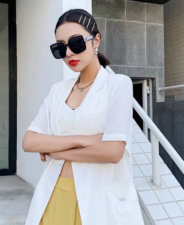 Louis Vuitton new sunglasses Lv exclusive new counter release ~ Classic square f