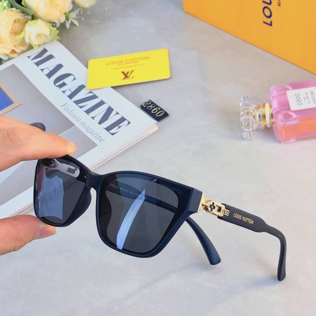 Louis Vuitto* fashionable new sunglasses, high quality, versatile, sun protectio