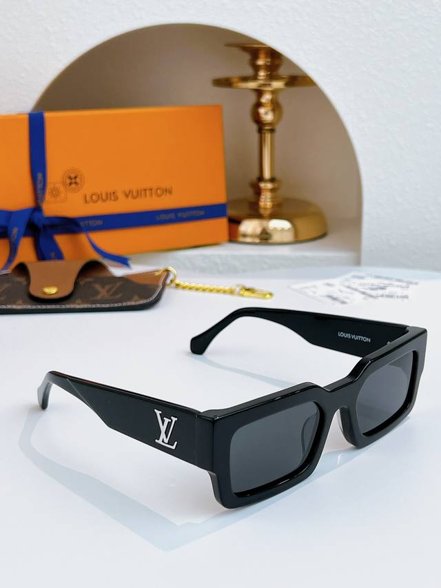 New ProductLouis Vuitto* Mod