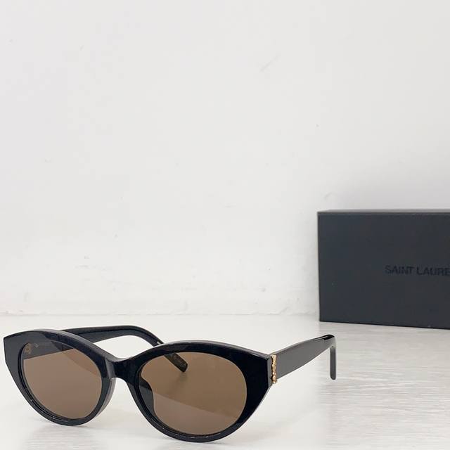 Saint Laurent Model: Slm148 F Size: 54 ports 18-145