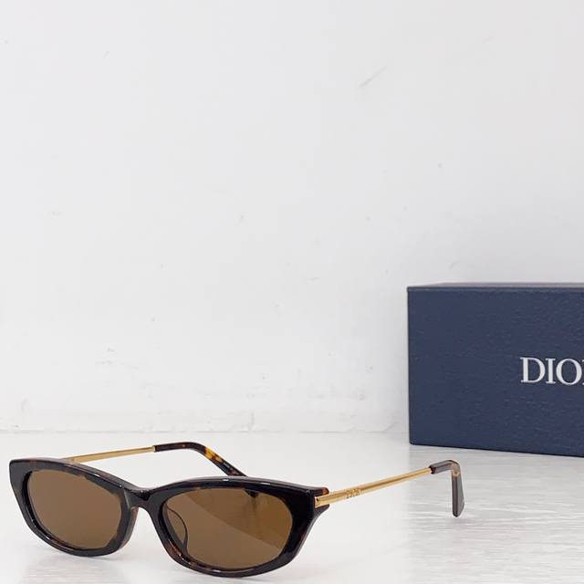 Dior Mod: D-Moom B2I Size: 53 ports 17 140