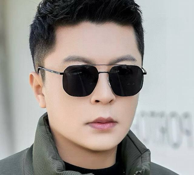 Lv Men's Colorful Aviator Polarized Sunglasses Material: HD Nylon Thickened Card