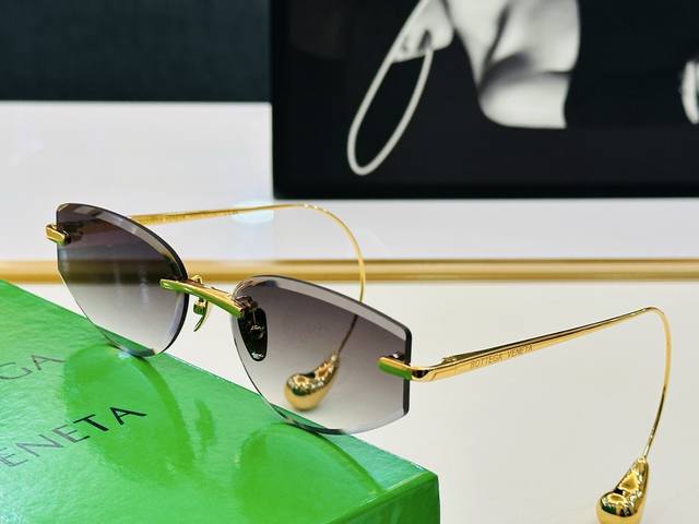 Just arrived Bottega Veneta Bv1698La Size: 56 mouth 17-145 The real thing is mo