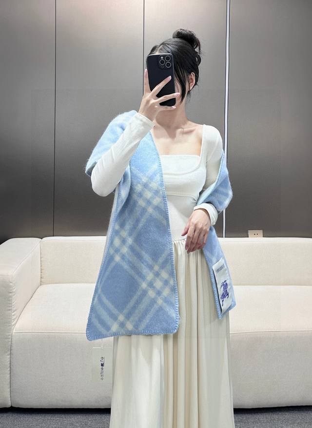 The latest azure color has arrived! The same style worn by Jun Ji-hyun, a 100%