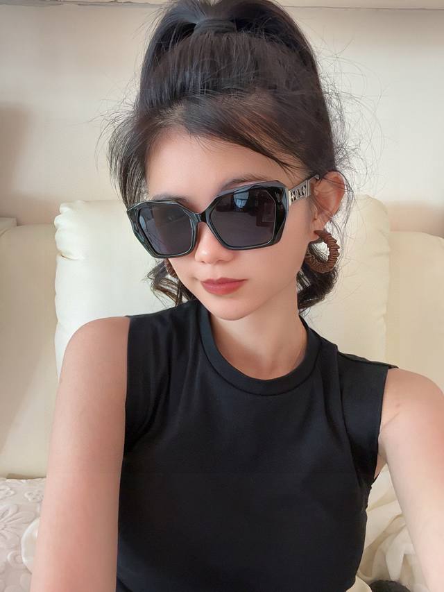 Lv 2025 Spring New Trend Hot Style Fashion Square Frame Sunglasses High Quality