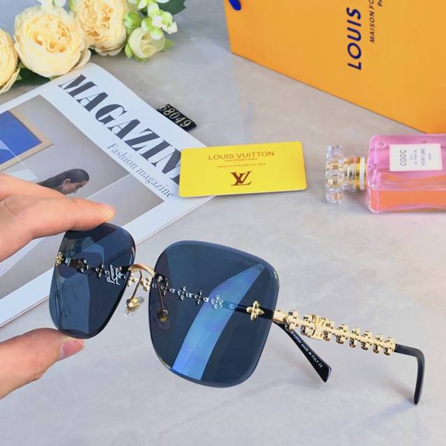Louis Vuitto*2025 new sunscreen metal sunglasses for women, high-end look, small
