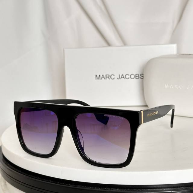 Marc Jacobs New Majestic imported plate carefully crafted square style sunglasse