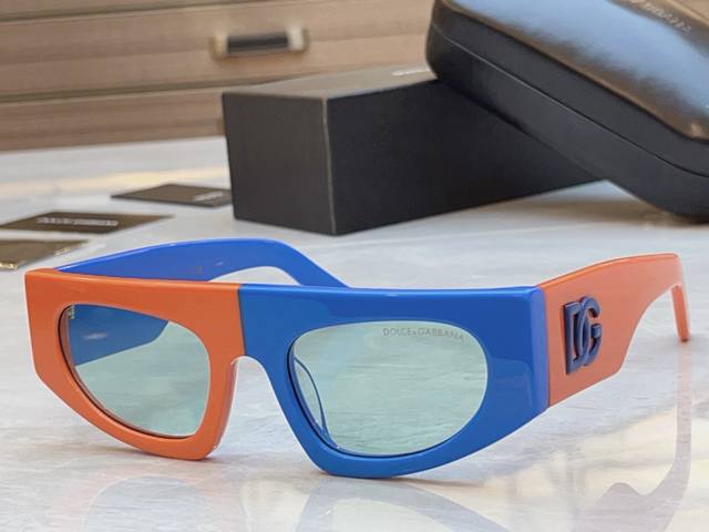 Dolce & Gabban* D*G new sunglasses, Model: Dx4004, Size: 52/21-142