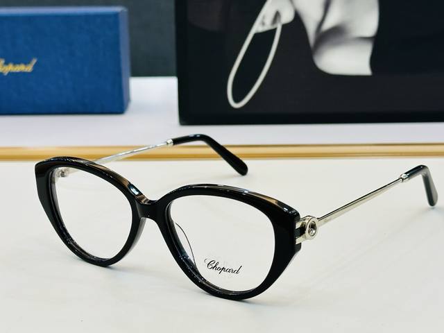 Original Chopard Model: Vch388S Size: 53 port 17-145 with modern and fashionable