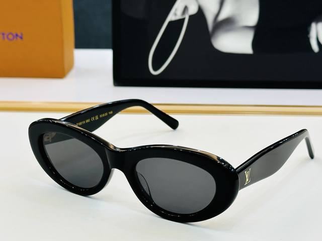 Louis Z1983E Size: 53 mouth 20-145 Vibrant and unique personality show your gene