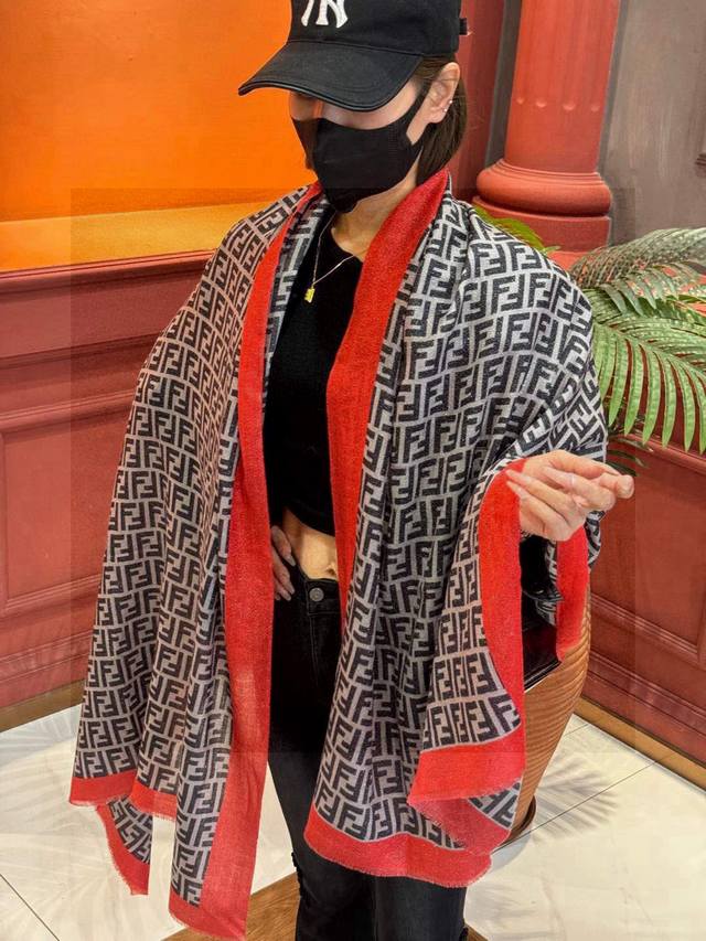 A glowing scarf from Fendi! Needless to say, this style is incredibly familiar.