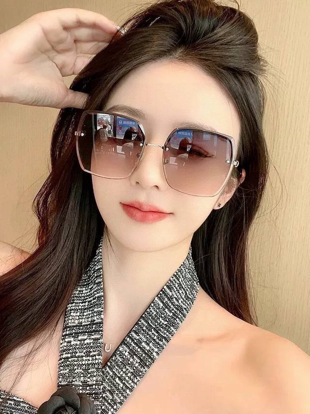 Gucci-Gucci Italy imported 2025 fashion trend luxury decorative sunglasses nylon