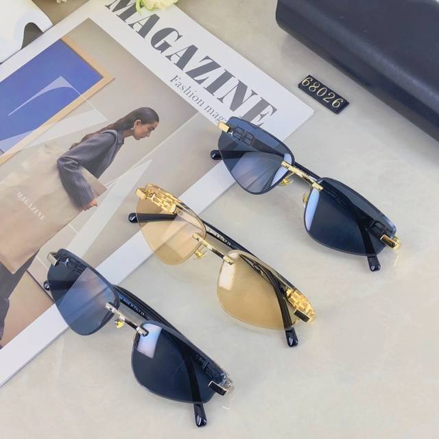 Balenciaga new fashion sunglasses for men and women, the same style sunglasses,