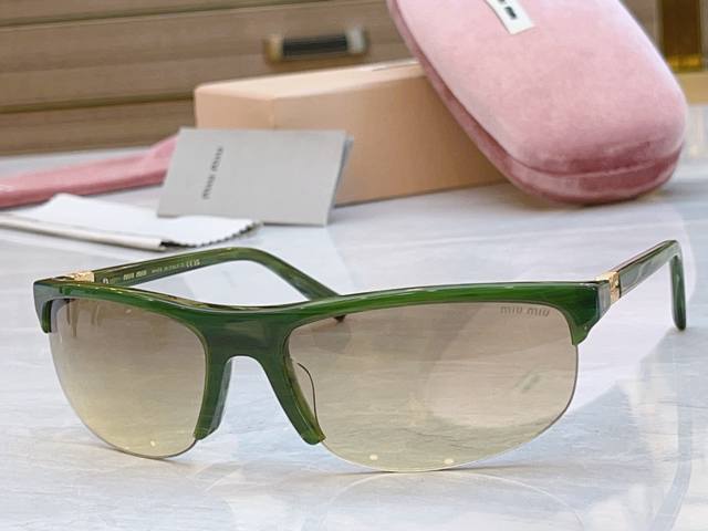 Miumi* Miu Miu new sunglasses, Mod: Mu 122Av, Size: 64, 18-125