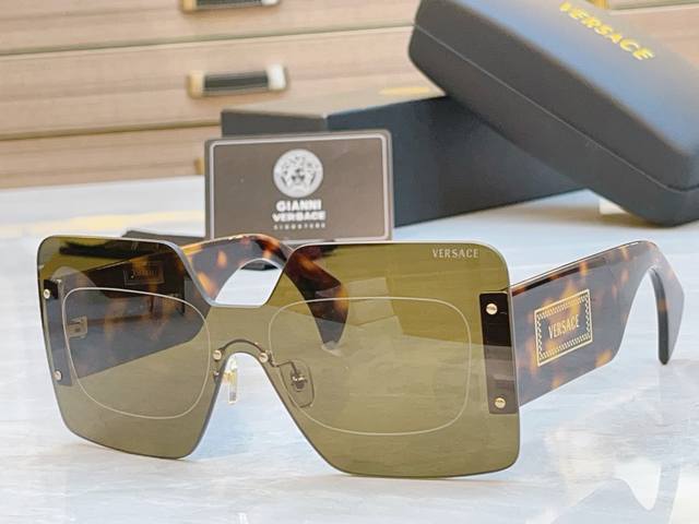Versac* New Sunglasses, Model: Ve6804, Size: 146 0-140