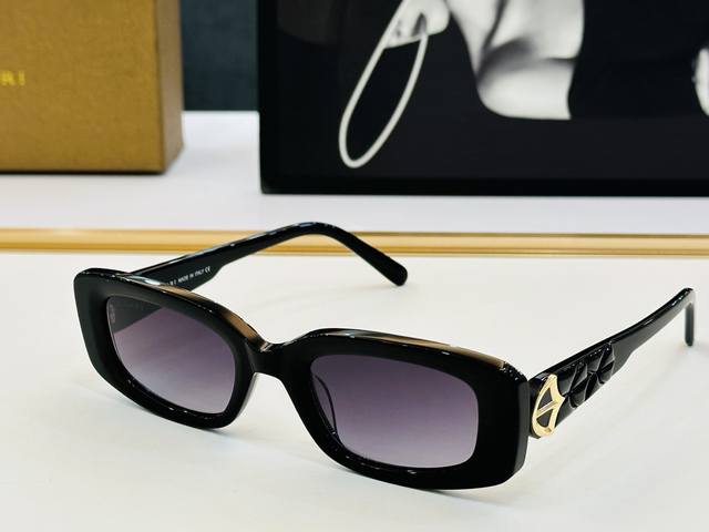 Model is also sold on the official website. Baogejia Bv40048 Size: 51 mouth 22-