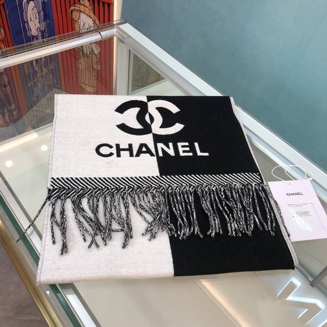 Chane# 24A Series Double-Sided Colorblock Scarf Classic double-sided colorblock