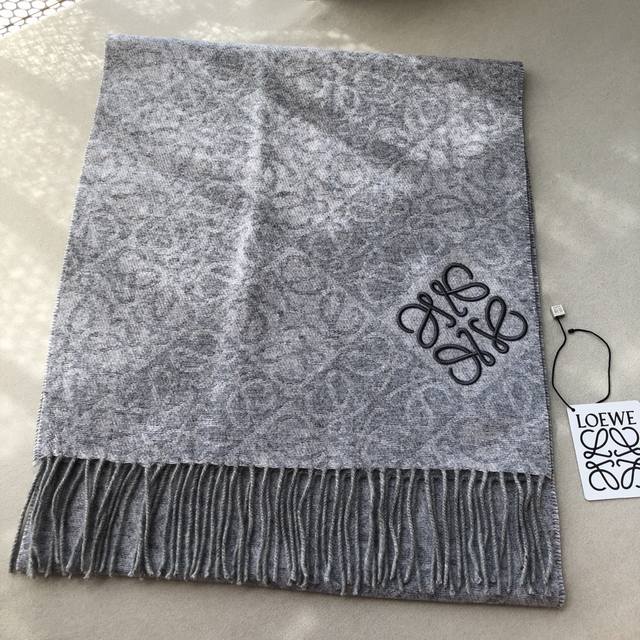 Loewe Checkerboard Latest Embroidery Design 180*40cm 90% wool 10% cashmere Mediu
