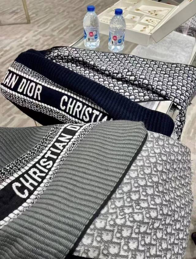 Dior's latest Oblique print double-sided scarf meets all the sisters' demanding