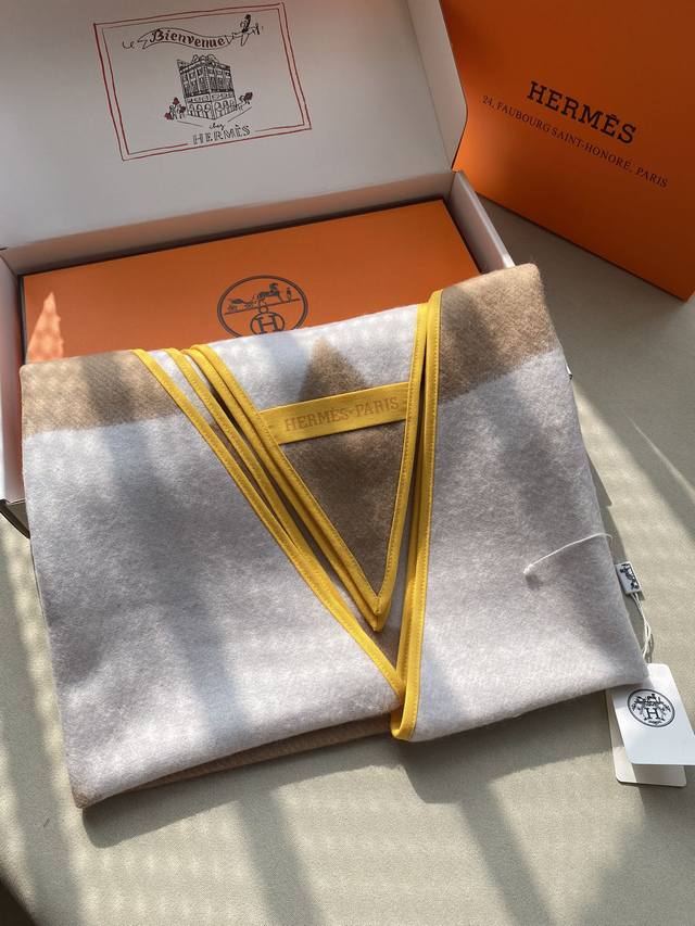 H's unique diamond-shaped cashmere scarf Exquisite hemming Visible high-end easy