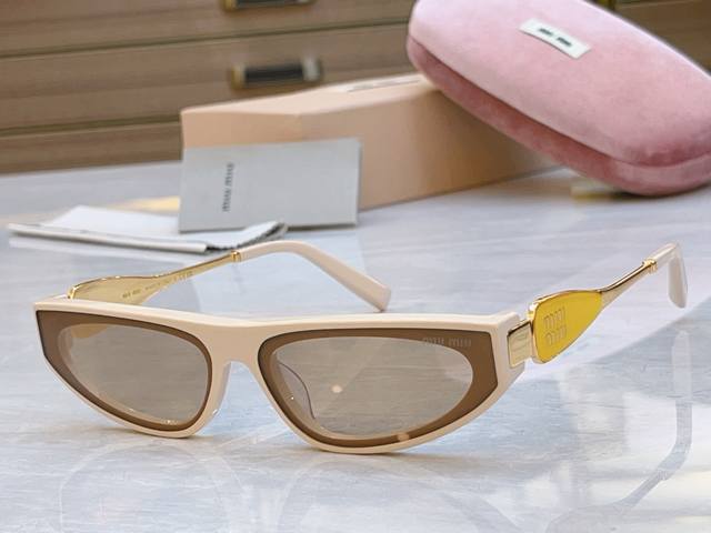 Miumi* Miu Miu new sunglasses, Mod: Mu 1707Lv, Size: 53