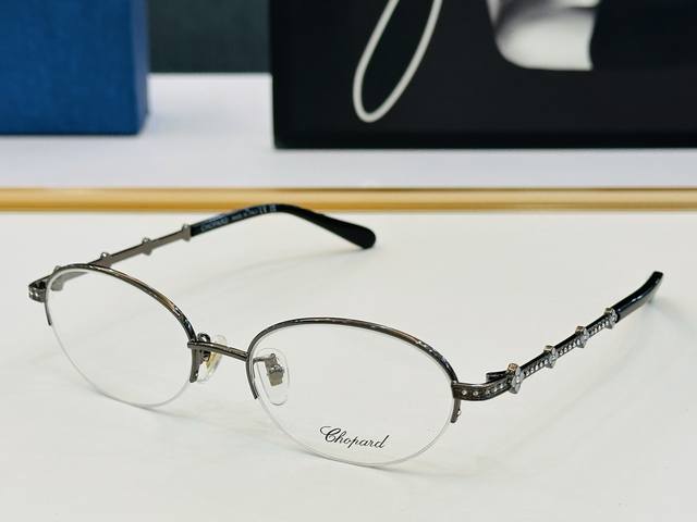 Original Chopard Model: Vcha51J Size: 53 port 18-140 with modern and fashionable