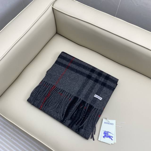 BbrClassic check 220*32cm 100% cashmereClassic check cashmere scarf, the entire