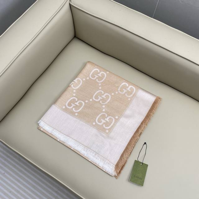 Metallic Jacquard Shawl 135*135cm. 32% Viscose, 25% Cotton, 24% Wool, 11% Silk,