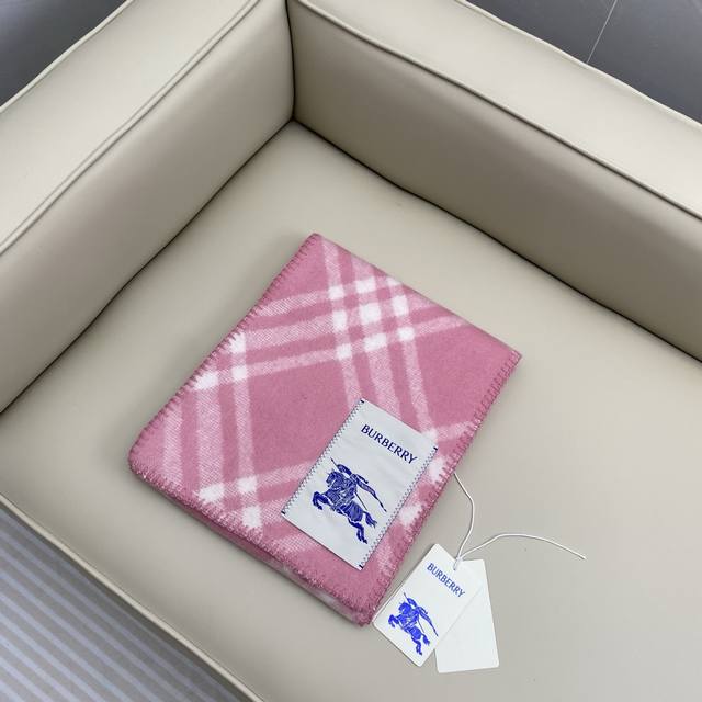 Bur sheep wool scarf, spun in Norway, featuring a new-season check pattern. Feat