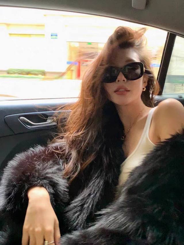 Celine Korean version of the temperament sun visor sunglasses for women with rou