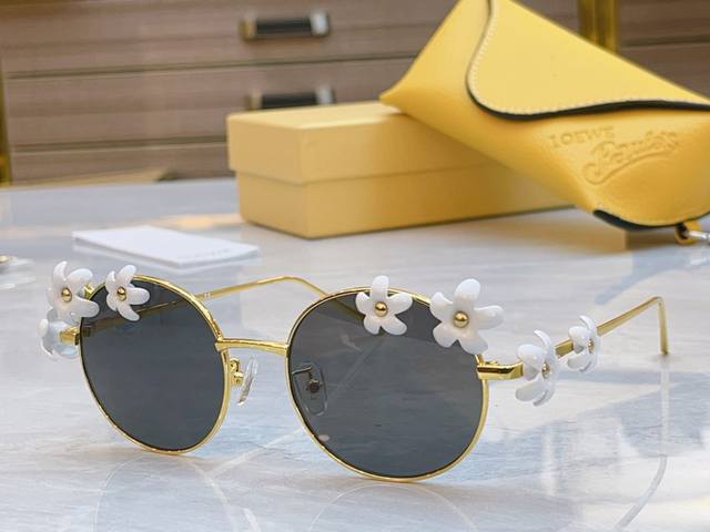 Loew* new sunglasses, Model: Lw40173U, Size: 50 21-140