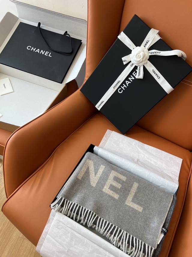 A timeless classic scarf that can last a lifetime" Chanel cashmere double-sided
