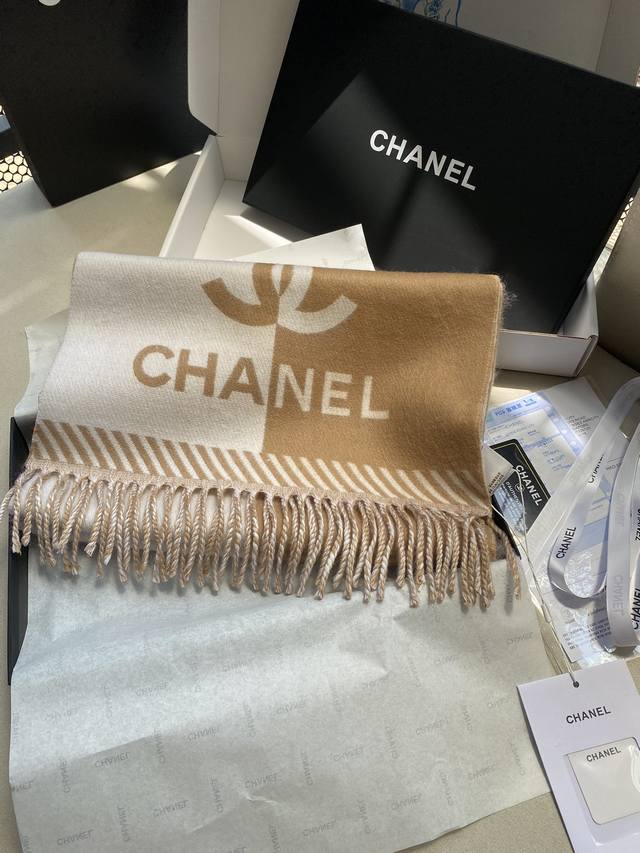 Chan*L 24A wool scarf 174*36Cm 100% wool A soft and thin scarf with a simple two