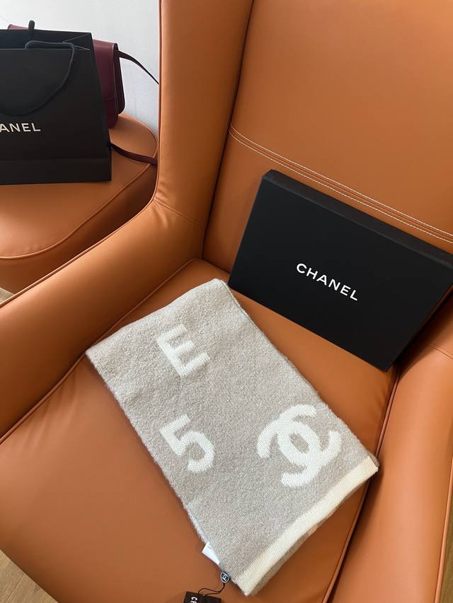 Explosive, priceless collection! Super good-looking! Storefront quality! Charac