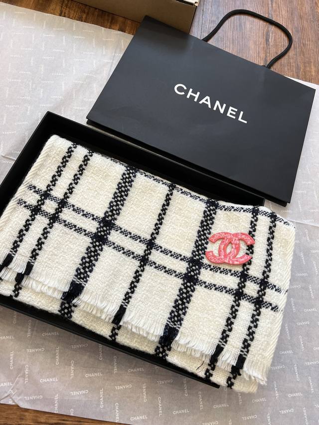 The foreign trade company has orders remaining. This magical scene only appears