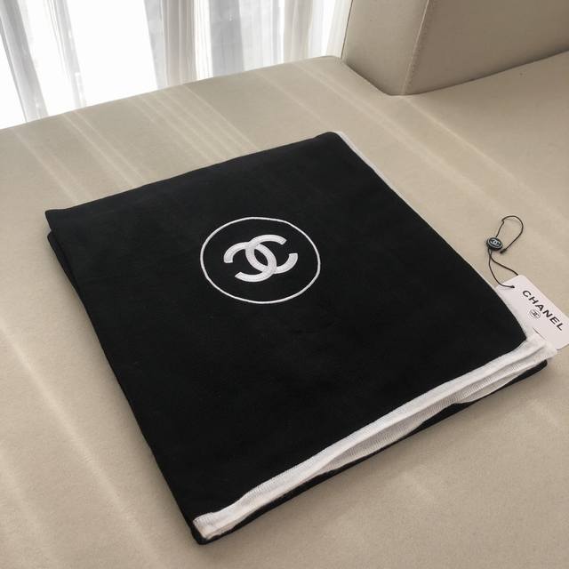 Ch**El's top-tier trading company order. This Ch**El classic, beloved by everyon