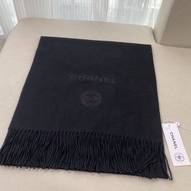 Chanel cashmere solid color small shawl Size: 35*180 Material: 100% cashmere