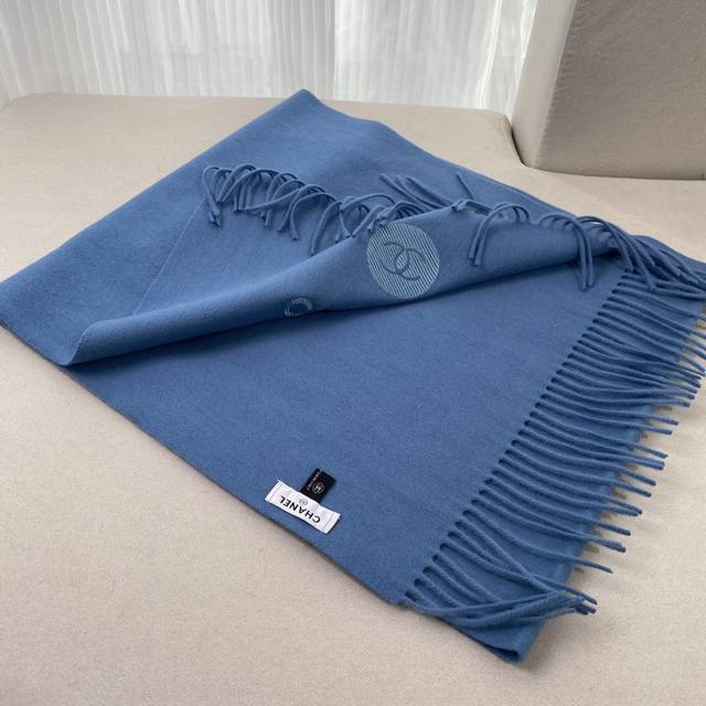 Chanel cashmere solid color small shawl Size: 35*180 Material: 100% cashmere