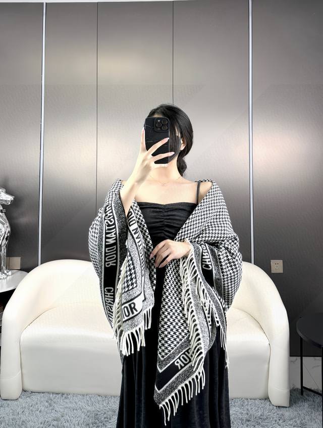 Original quality, highly recommended. This CD houndstooth print large square sc